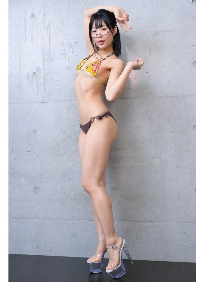 Another Queen まんげつくも2 美脚写真集 試し読み 2