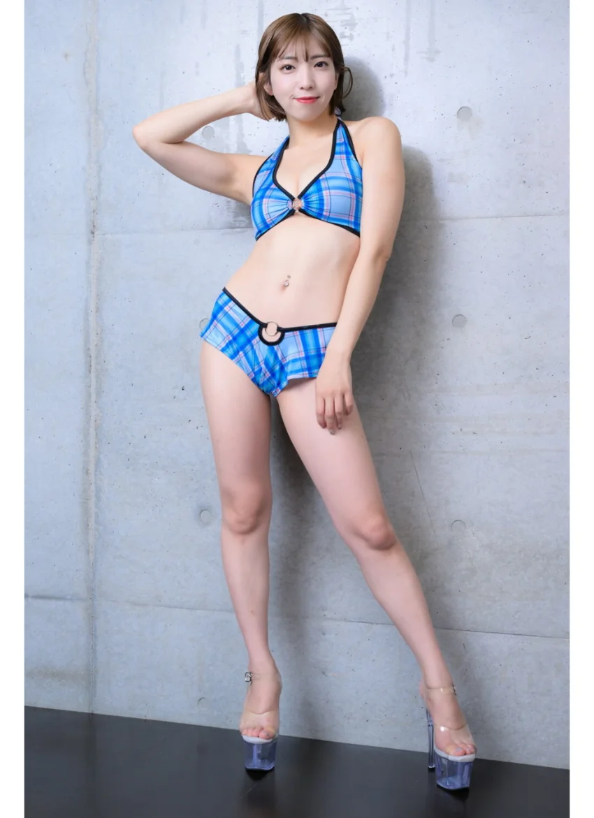 Another Queen 櫻井まち1 美脚写真集 試し読み 2