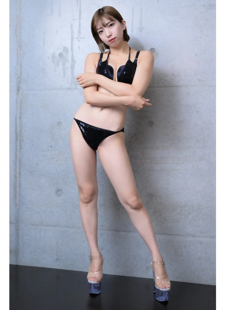 Another Queen 櫻井まち2 美脚写真集 試し読み 3