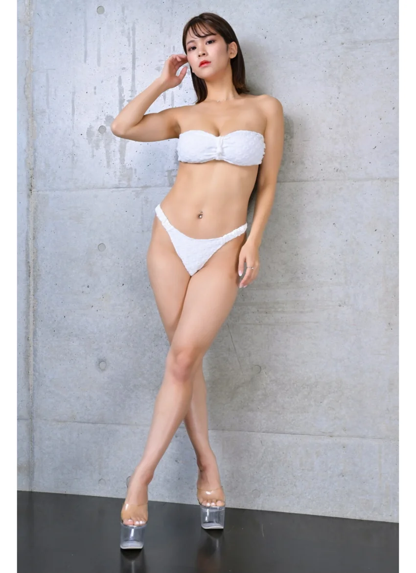 Another Queen 蒼井杏2 美脚写真集 試し読み 2